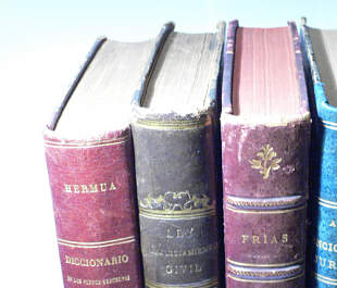 Foto de estantería con libros